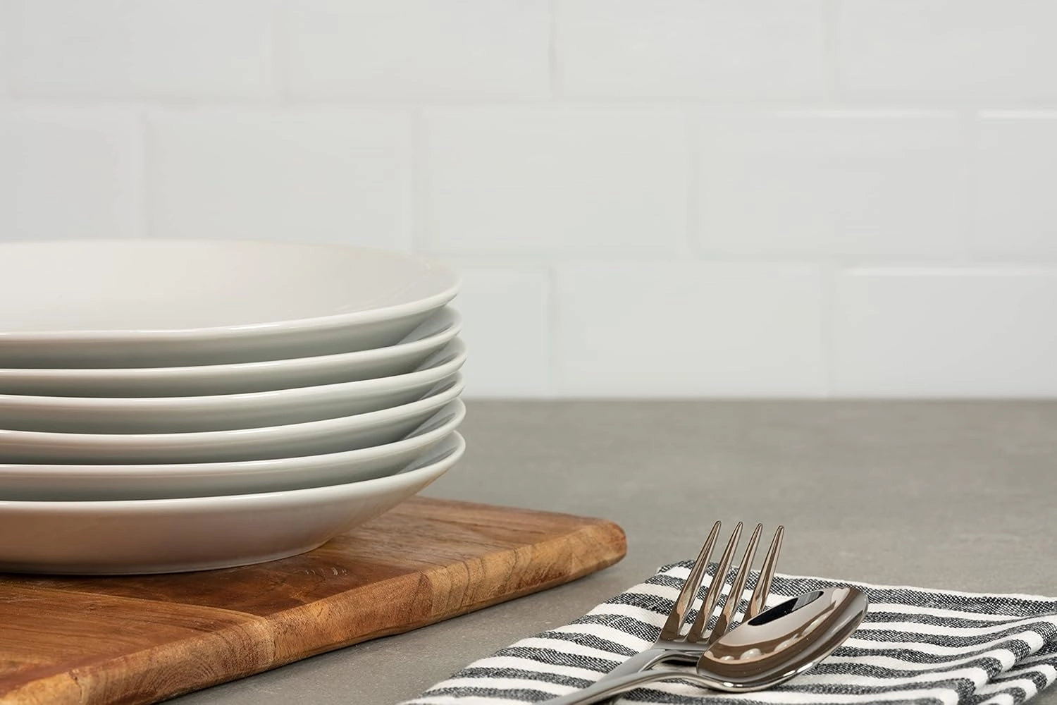 10 Strawberry Street Simply White 7.5" Coupe Salad Plate, Set of 6