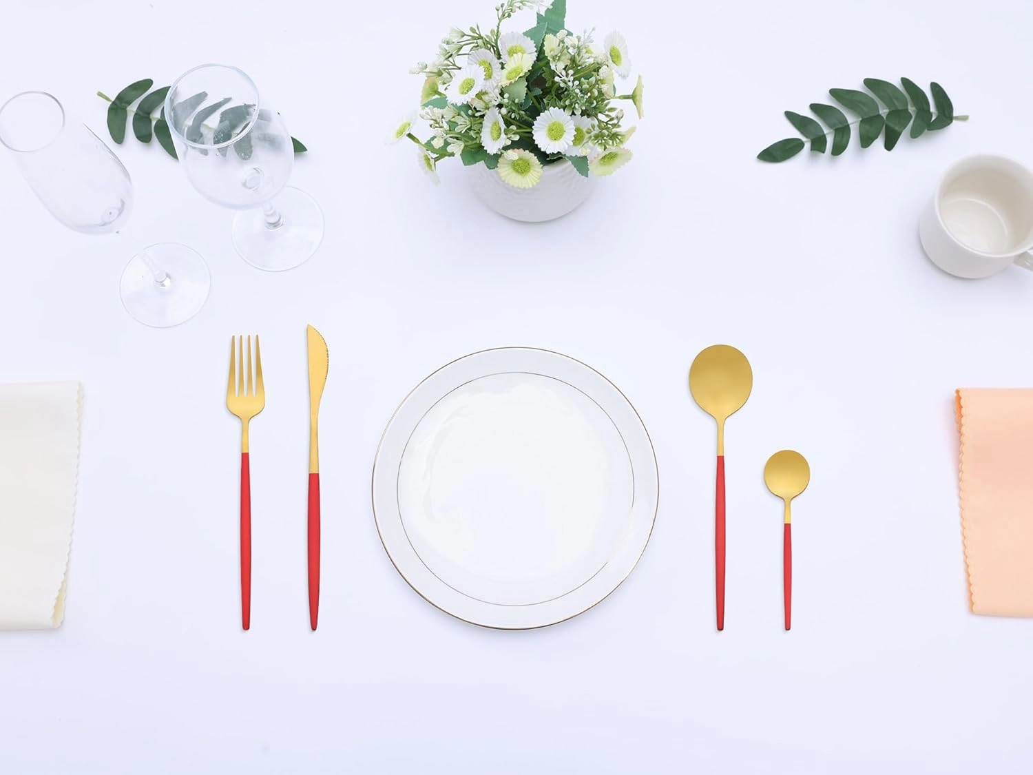 16 Piece Silverware Set, Stainless Steel Flatware Set, Mirror Polished Cutlery Set, Serving Set for Kitchen Eating Tableware 16 PCS Red