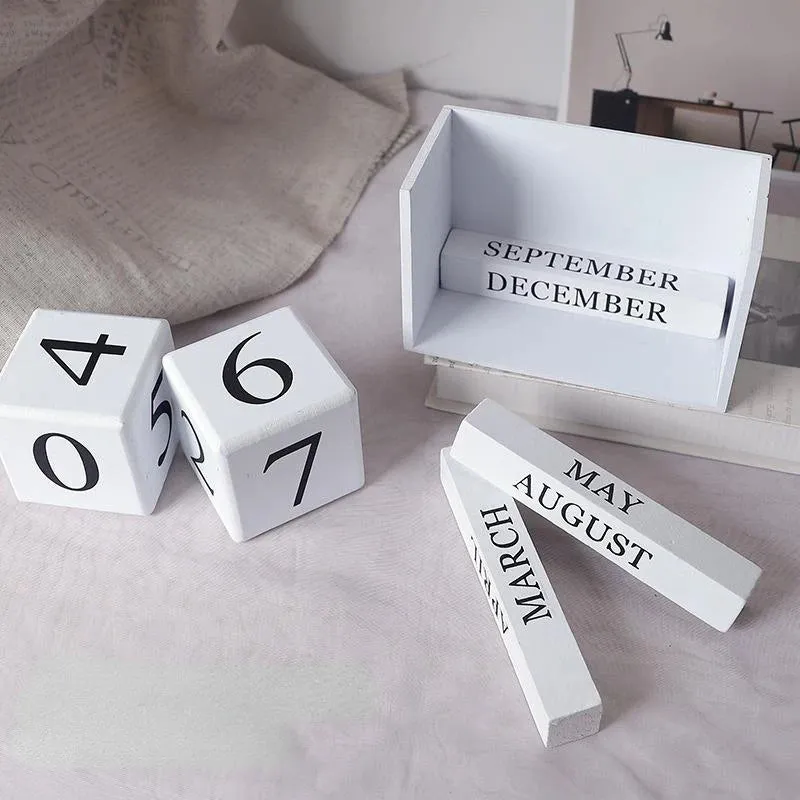 Black & White Wooden Block Calendar