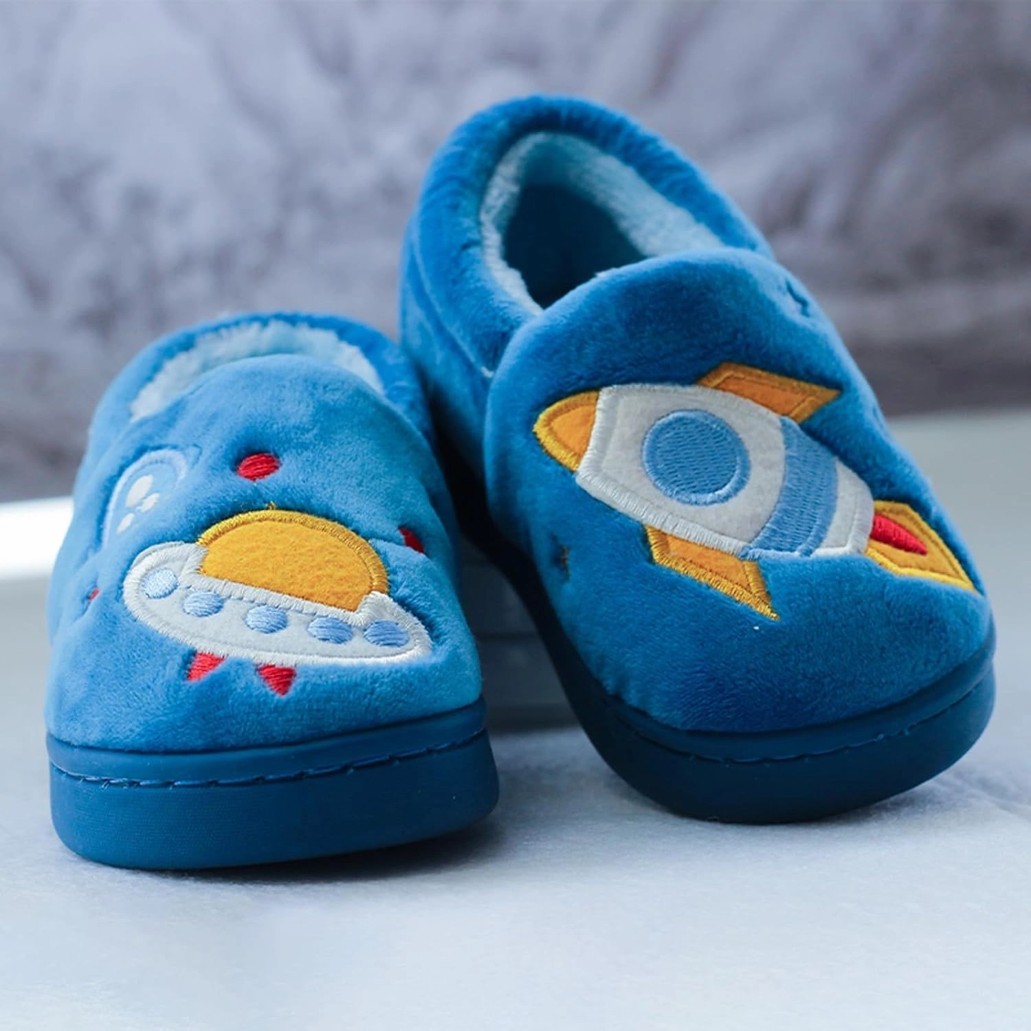 BMINFEE Garden Shoes Girls Cute Slippers Cartoon Memory Cotton Children's Plush Warm Winter Home shoes Boys Unisex Slides