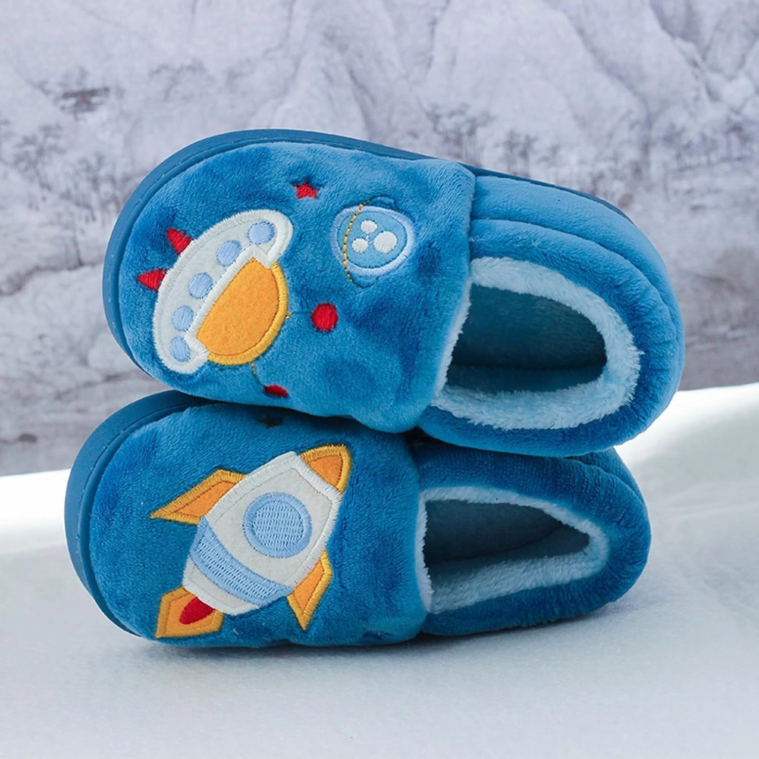 BMINFEE Garden Shoes Girls Cute Slippers Cartoon Memory Cotton Children's Plush Warm Winter Home shoes Boys Unisex Slides