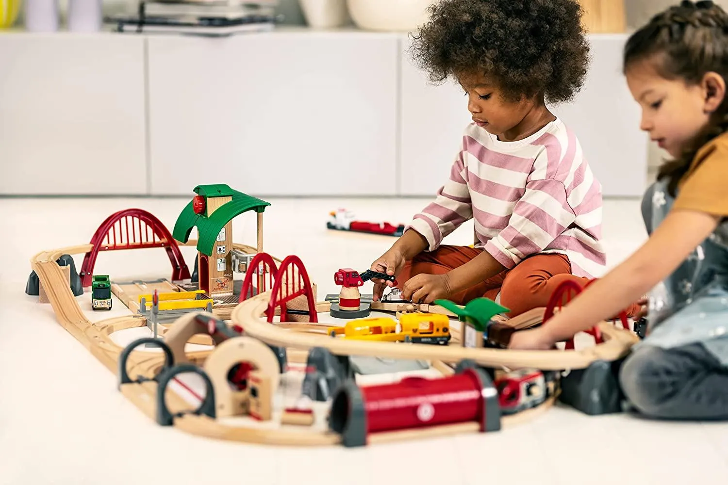 BRIO Deluxe Railway Set 87 pcs Battery Operated Large Set Best Seller 3yrs 
