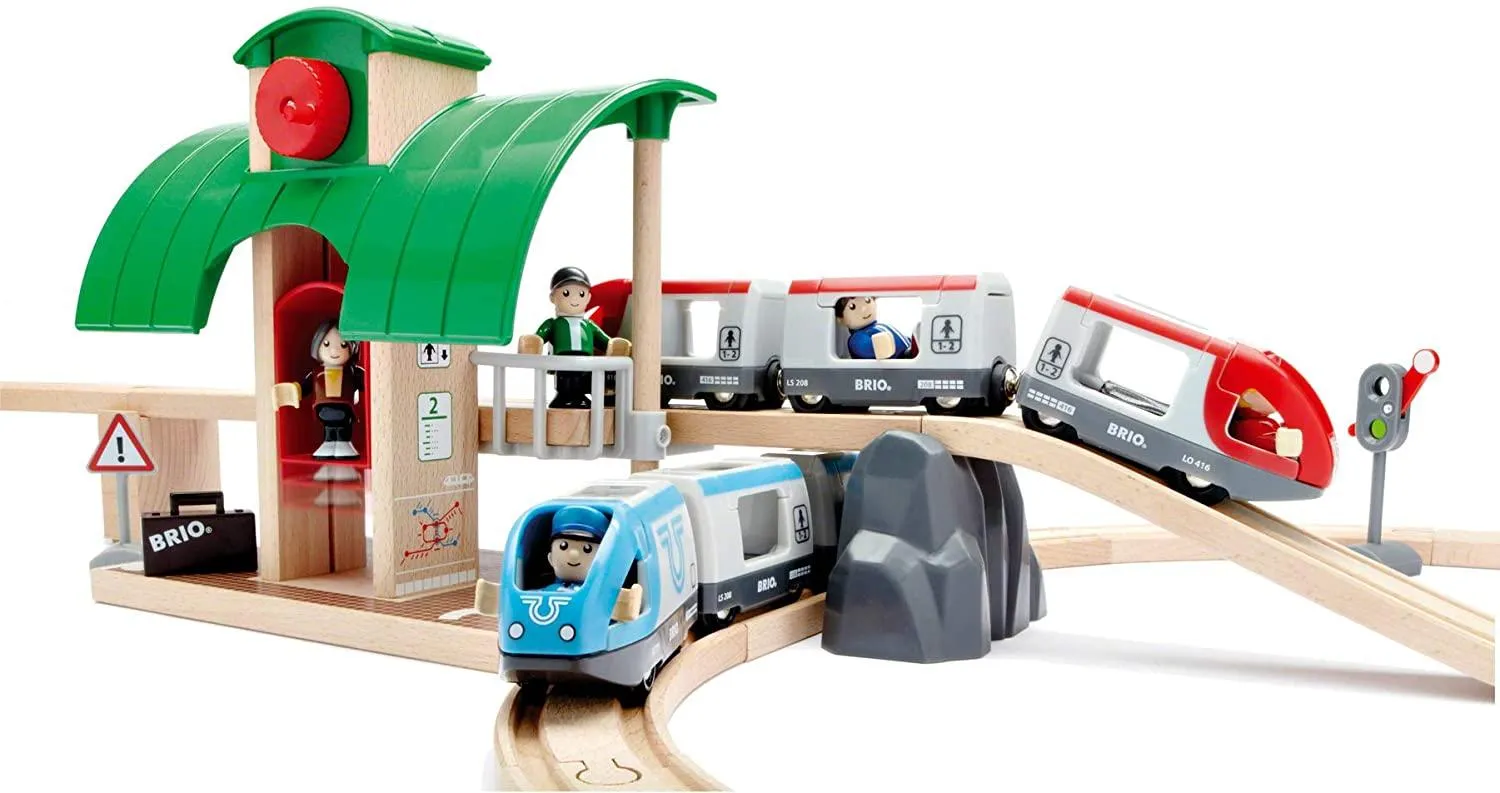 BRIO Travel Switching Battery Operated Set 42pcs Large Set 3yrs 
