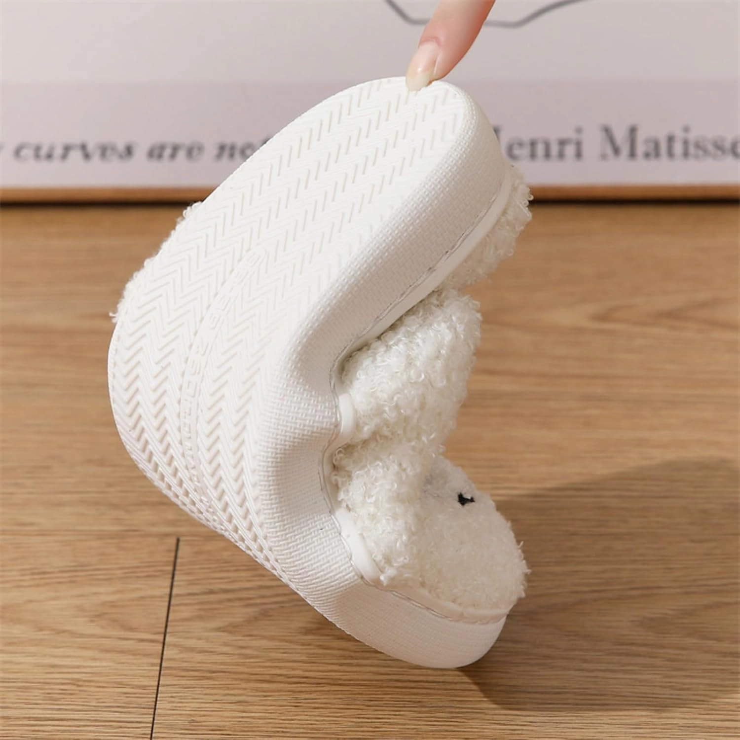 Christmas Slippers Memory Foam for Women Men, Cozy Plush Warm Non-Slip Holiday Slides with Santa Reindeer Designs Indoor Outdoor