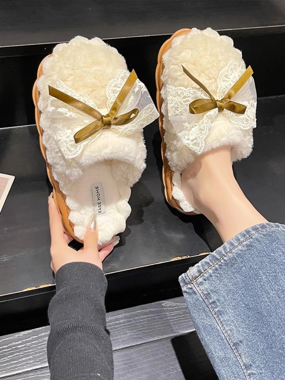 Cute Butterfly Fuzzy Women's Slippers Winter Fluffy Open Toe House Slippers Slip On Plush Bedroom Shoes Indoor Outdoor