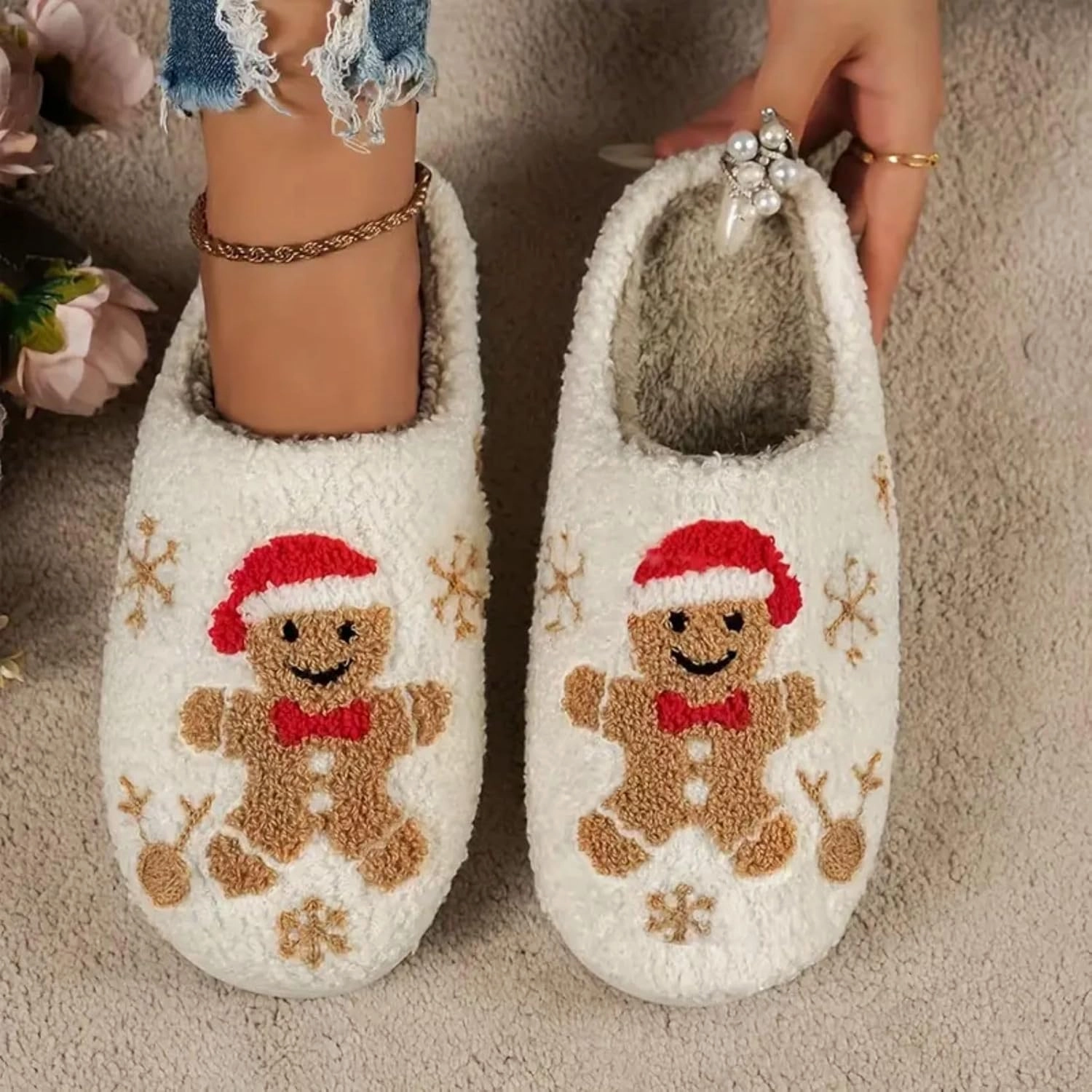 Cute Cat Slippers Strawberry Cherry Mushroom Slippers Evil Eye Blue Eye Slippers Smile Face Women's Men's Household Shoes Memory Foam Fluffy Couple Slippers Cloud Slip On Slippers