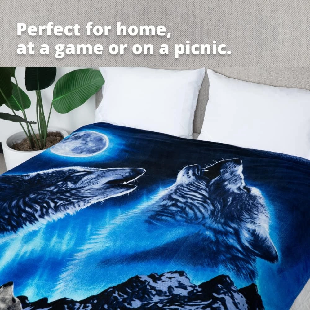 Dawhud Direct Howling Wolf Fleece Blanket for Bed, 75 x 90 inches Queen Size Wolf Fleece Throw Blanket for Men, Women and Kids - Super Soft Plush Throw