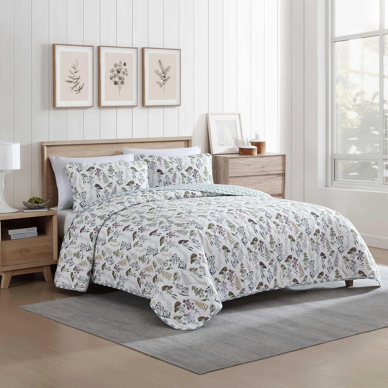 Eddie Bauer - King Quilt Set, Reversible Cotton Bedding with Matching Shams, Classic Floral Home Decor with Plaid Reverse (Flower Field Green, King)