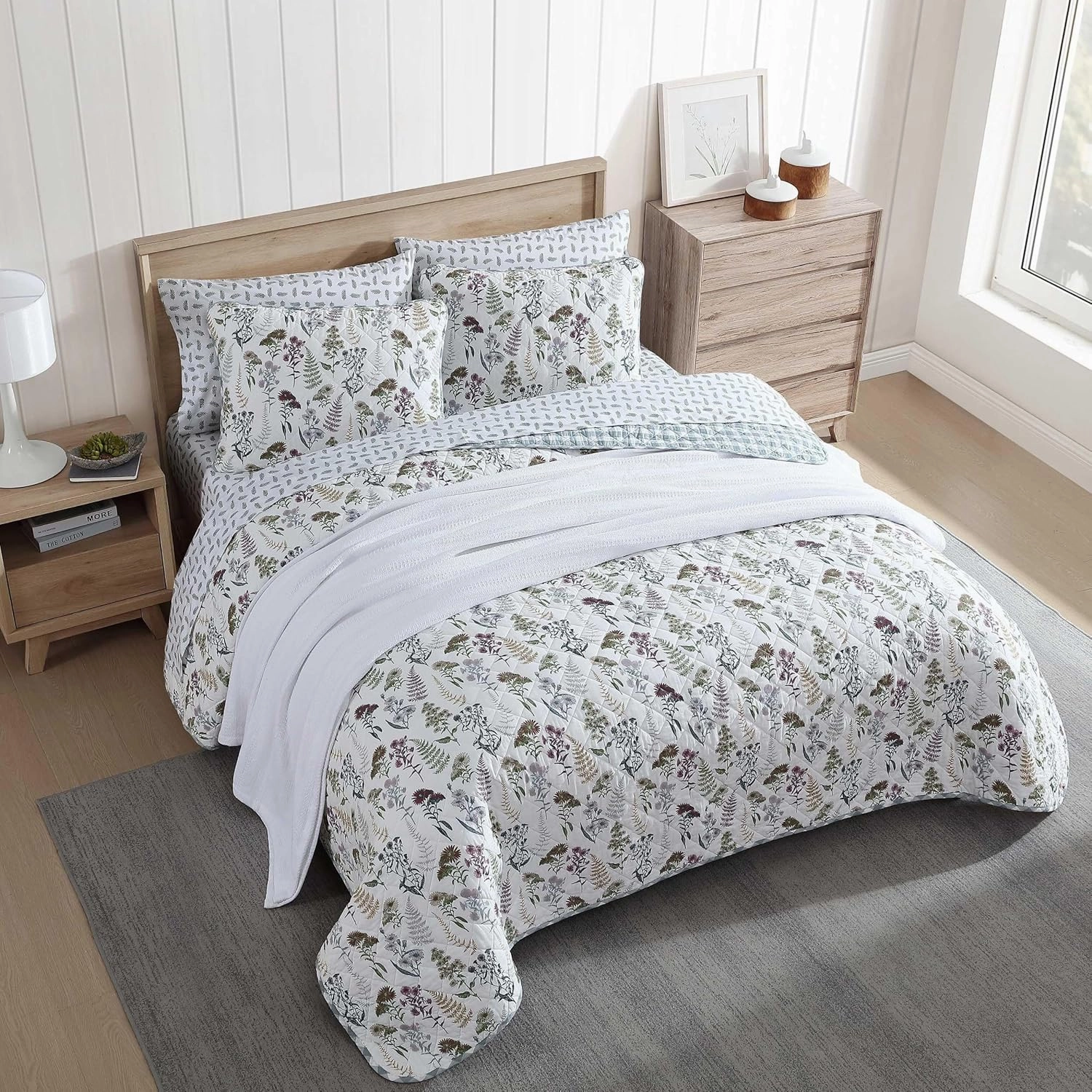 Eddie Bauer - King Quilt Set, Reversible Cotton Bedding with Matching Shams, Classic Floral Home Decor with Plaid Reverse (Flower Field Green, King)