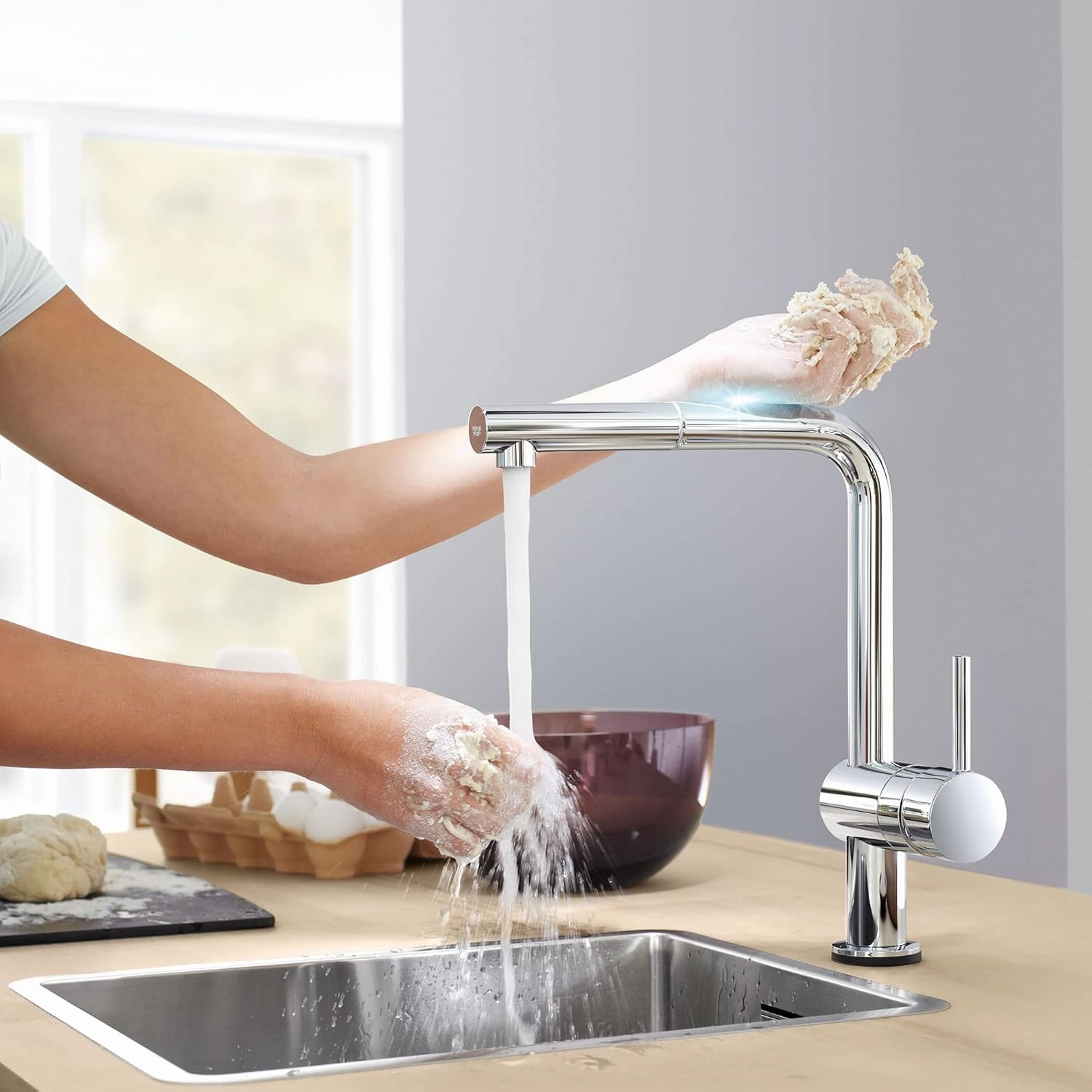 GROHE Minta Touch Single-Handle Pull-Out Kitchen Faucet, StarLight Chrome