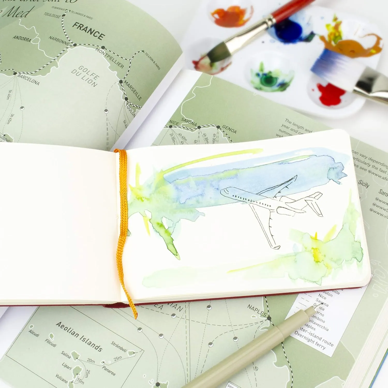 Handbook Journal Co. Artist Travelogue Travel Notebook for Drawing and Sketching, Ivory Black, Large Landscape 5.5 x 8.25 Inches, 130 GSM Paper, Hardcover w/Pocket