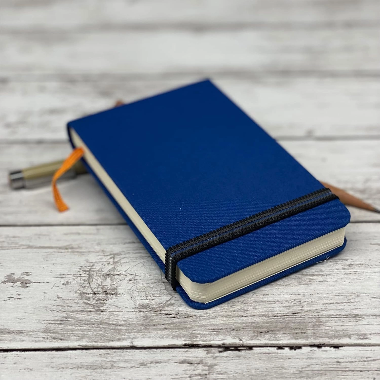 Handbook Journal Co. Travelogue Artist Travel Notebook for Drawing and Sketching, Ultramarine Blue, Large Landscape 5.5 x 8.25 Inches, 130 GSM Paper, Hardcover w/Pocket