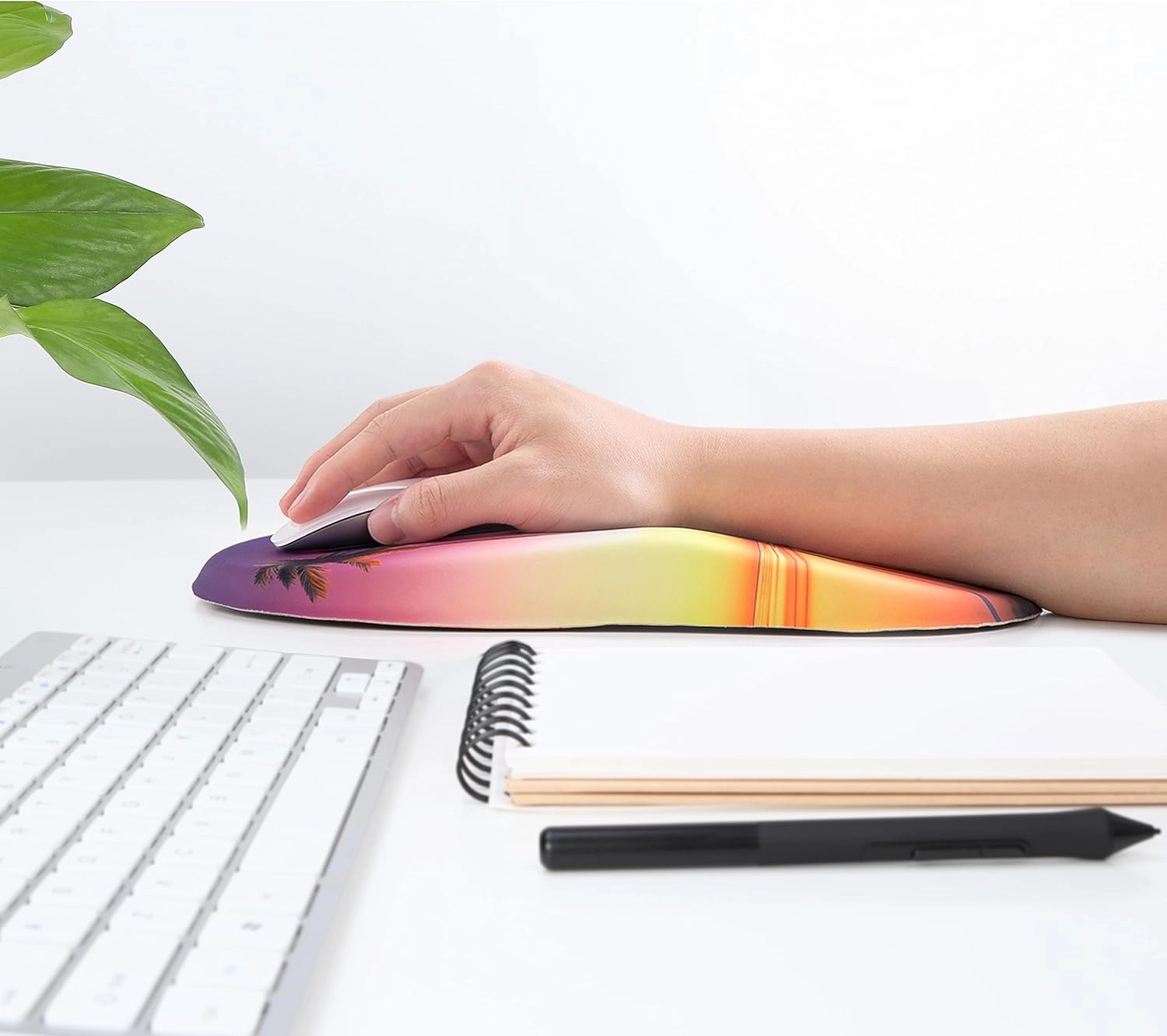 hueilm Ergonomic Mouse Pad Wrist Support,Pain Relief Mouse Pad with Wrist Rest,Entire Memory Foam Mouse Pad with Non-Slip PU Base,Comfortable Mousepad Perfect for Office & Home, 1PCS (Hawaiian)