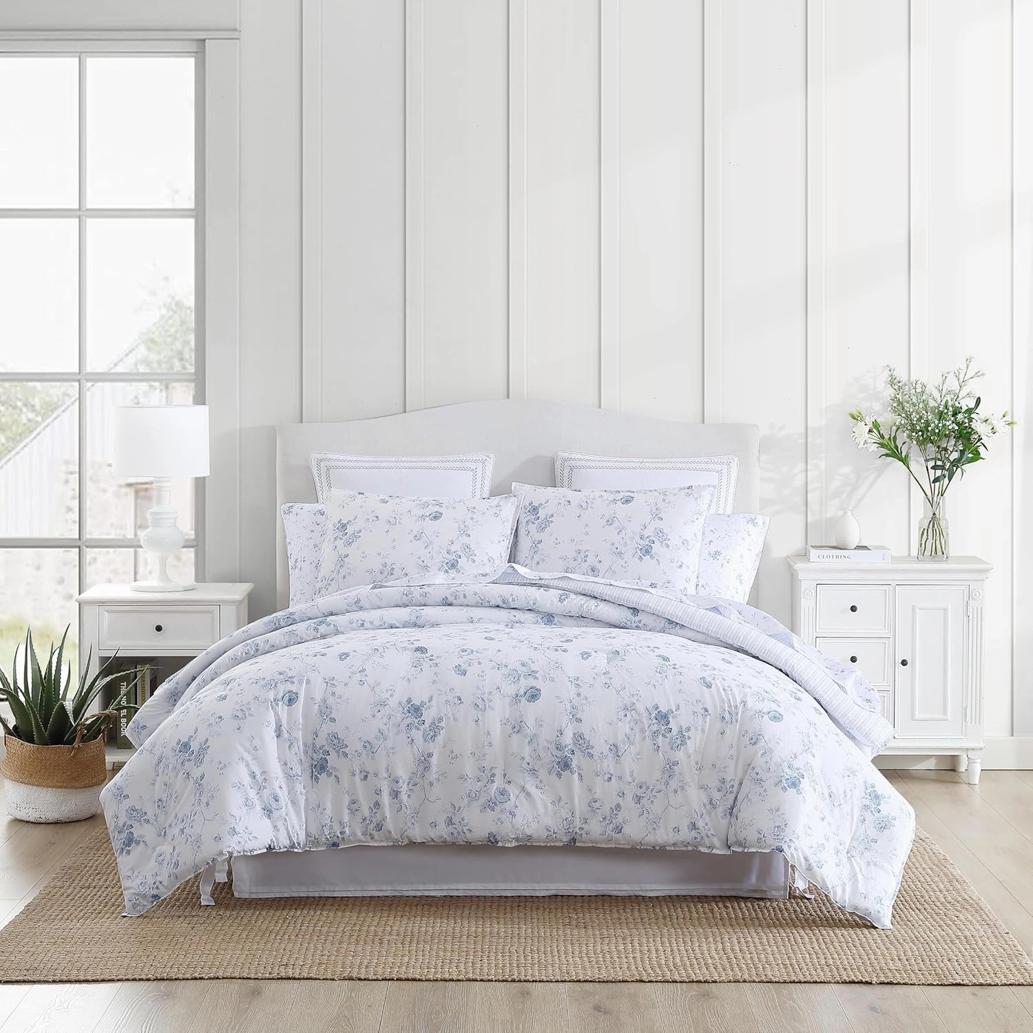 Laura Ashley- Queen Comforter Set, Reversible Cotton Bedding with Matching Sham(s), Ideal Dorm Essentials (Belinda Blue, Queen)
