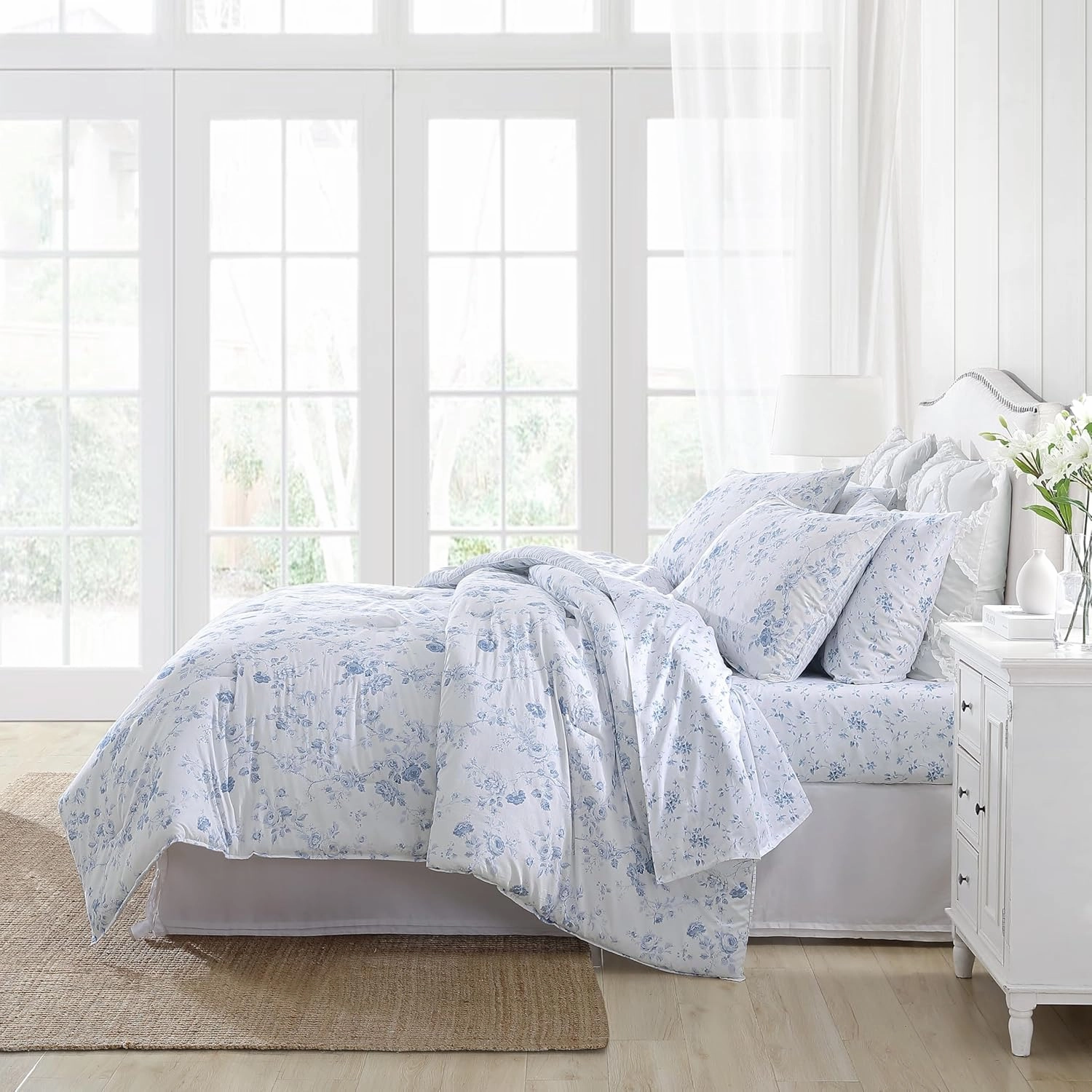 Laura Ashley- Queen Comforter Set, Reversible Cotton Bedding with Matching Sham(s), Ideal Dorm Essentials (Belinda Blue, Queen)