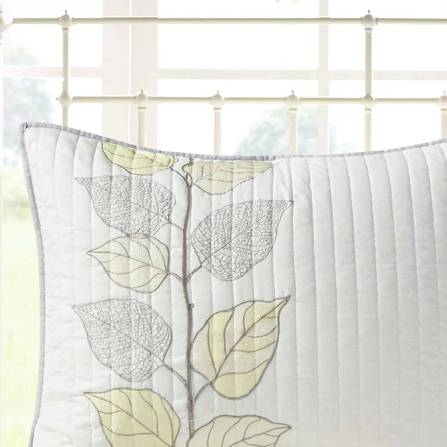 Madison Park Caelie Quilt Modern Classic Design All Season, Breathable Coverlet Lightweight Bedding Set, Matching Shams, Decorative Pillow, Full/Queen(90"x90"), Leaf Yellow 6 Piece