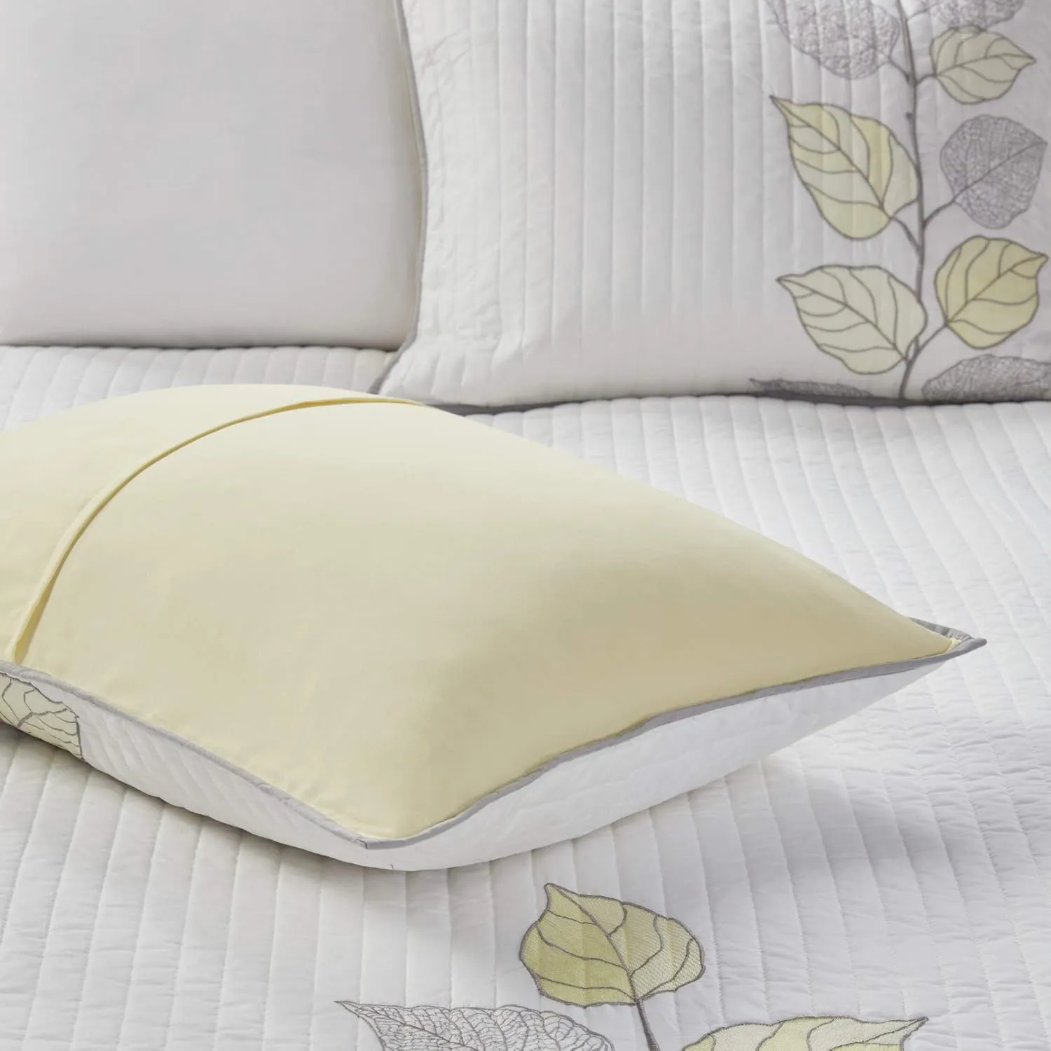 Madison Park Caelie Quilt Modern Classic Design All Season, Breathable Coverlet Lightweight Bedding Set, Matching Shams, Decorative Pillow, Full/Queen(90"x90"), Leaf Yellow 6 Piece