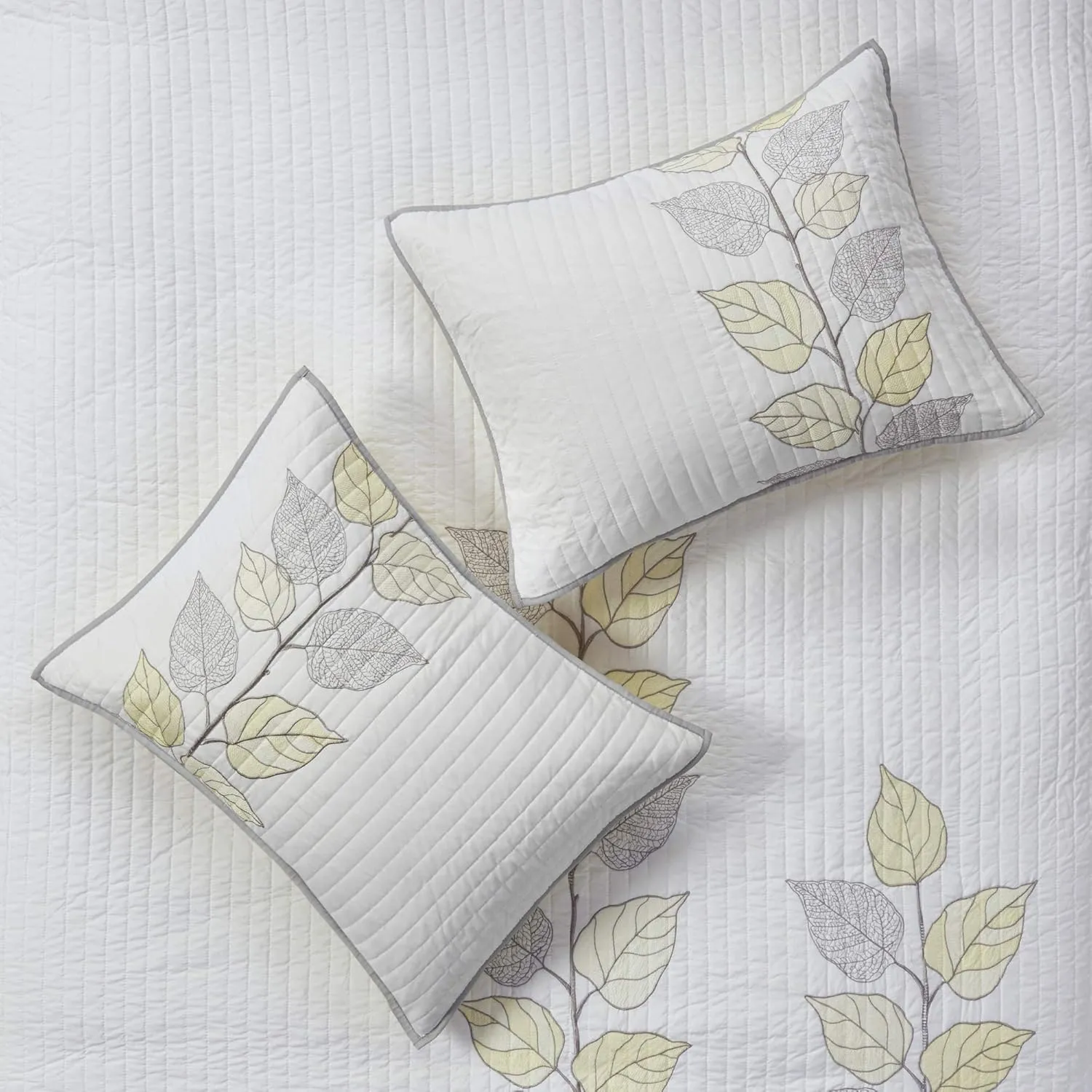 Madison Park Caelie Quilt Modern Classic Design All Season, Breathable Coverlet Lightweight Bedding Set, Matching Shams, Decorative Pillow, Full/Queen(90"x90"), Leaf Yellow 6 Piece