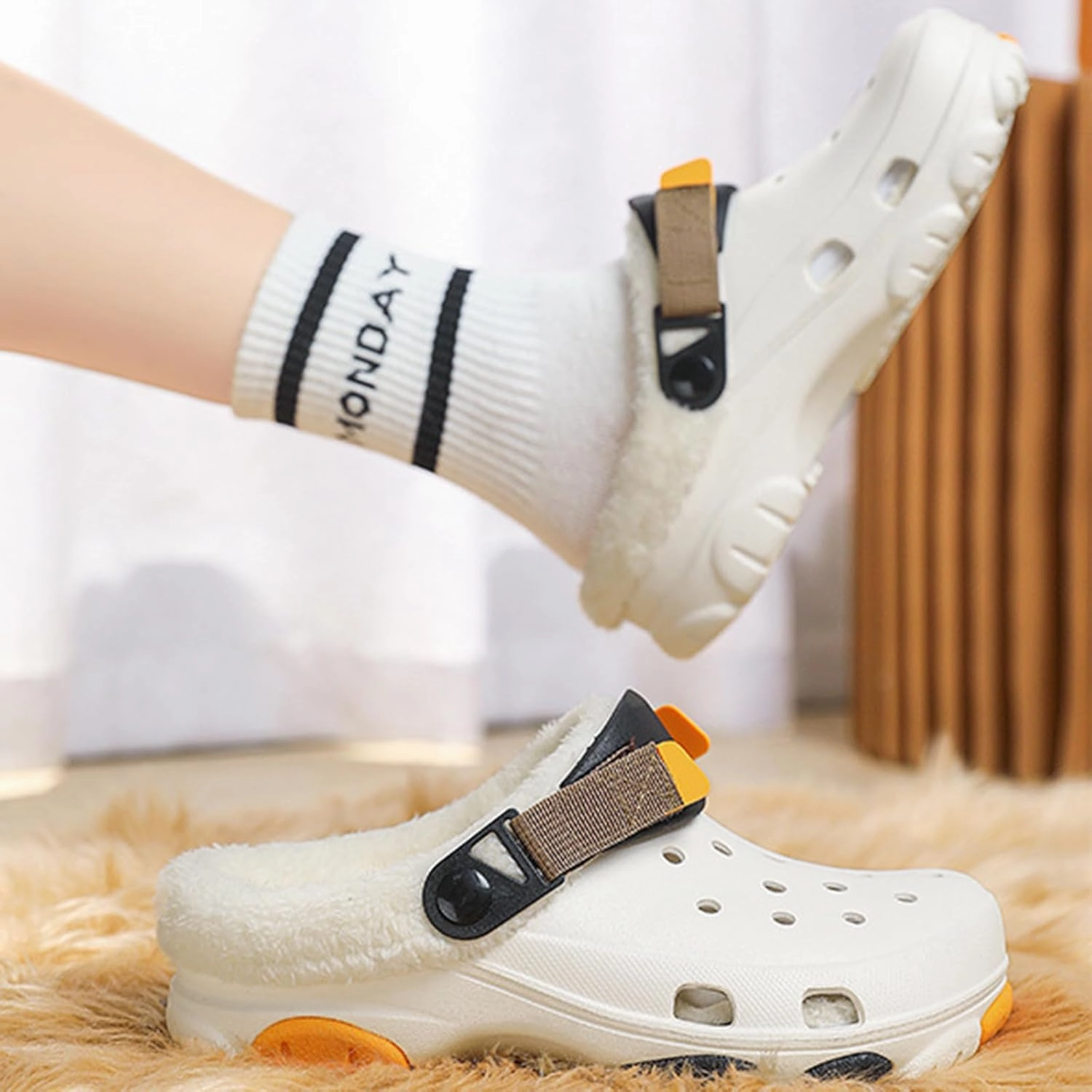 Men Fashionable Winter Wooden Clogs Women Fleece Slippers Unisex Comfortable and Casual Indoor and Outdoor Wooden Clogs