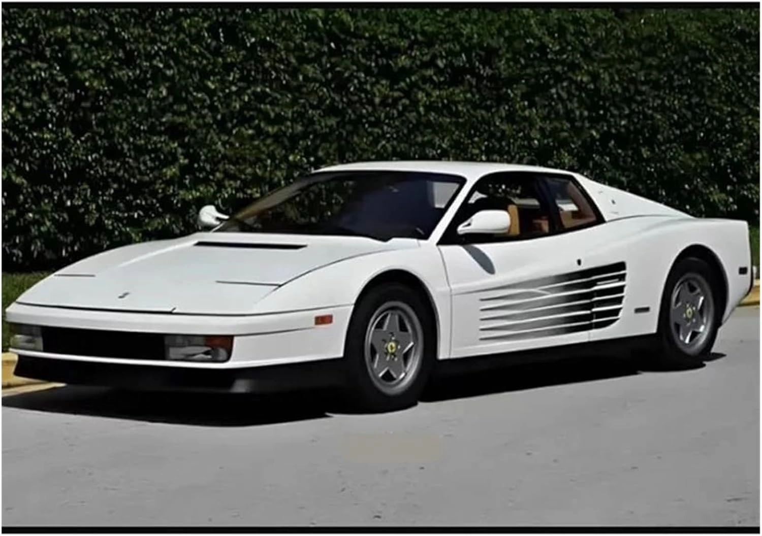 Metal Die Cast Toy Cars 1:64 for Testarossa Supercar Resin Car Model Adult Souvenir Classic Static Display Collectible Toy Red for Home Or Office Décor(White)