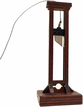 Mini Guillotine, Wooden Guillotine Gallows Prison Cage Model Miniature Toy Soldiers Action Figures Accessories Mini, Guillotina, Game, Toy.