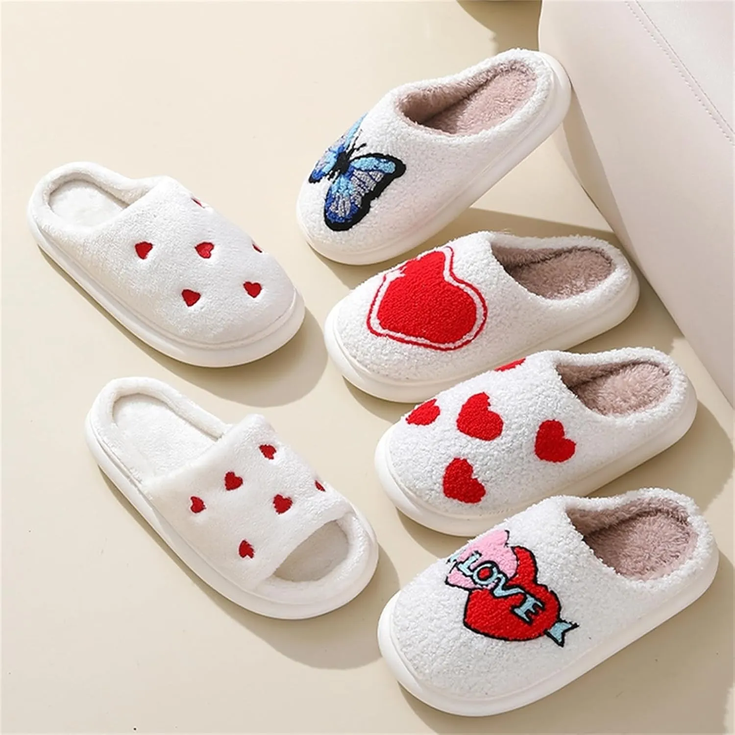 Obosoyo Plush Slippers Couples Cozy Heart Indoor Slippers Men Women Thick Sole Fuzzy Warm Winter