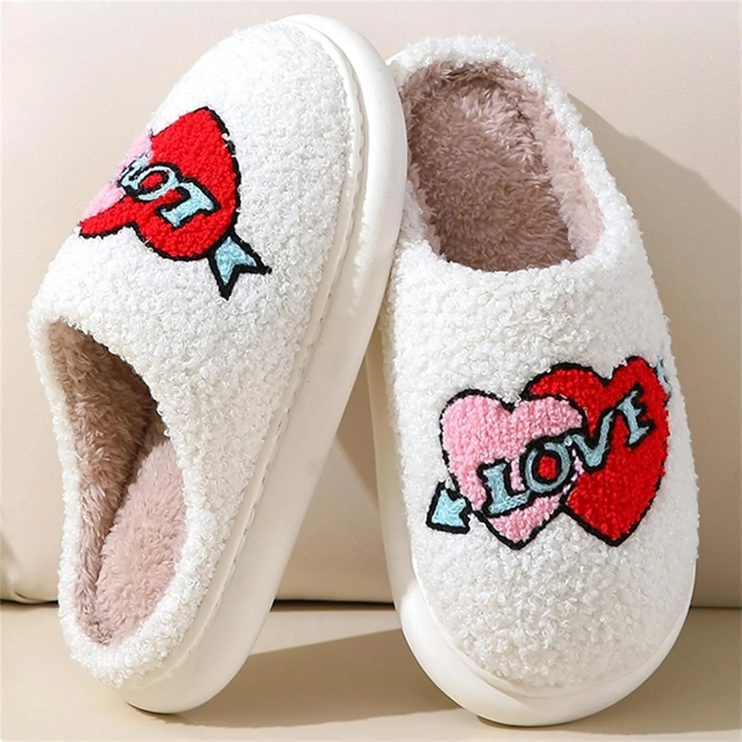 Obosoyo Plush Slippers Couples Cozy Heart Indoor Slippers Men Women Thick Sole Fuzzy Warm Winter