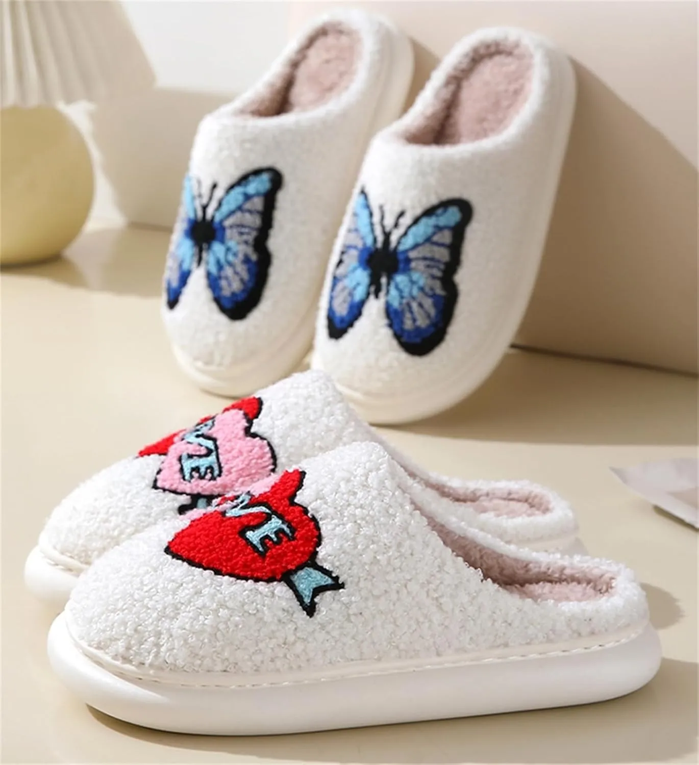 Obosoyo Plush Slippers Couples Cozy Heart Indoor Slippers Men Women Thick Sole Fuzzy Warm Winter