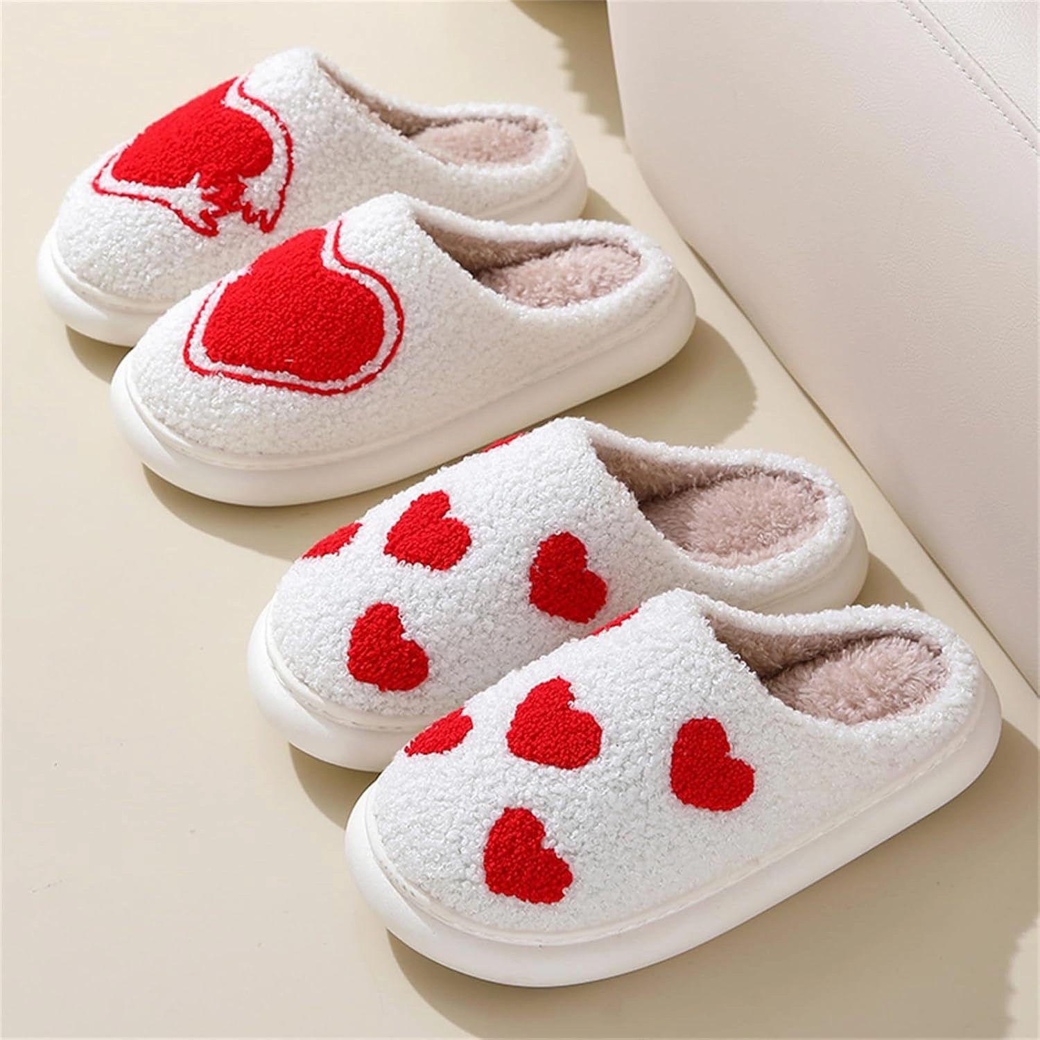 Obosoyo Plush Slippers Couples Cozy Heart Indoor Slippers Men Women Thick Sole Fuzzy Warm Winter