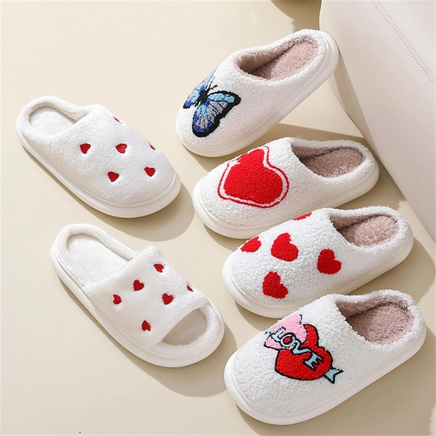 Obosoyo Plush Slippers Couples Cozy Heart Indoor Slippers Men Women Thick Sole Fuzzy Warm Winter