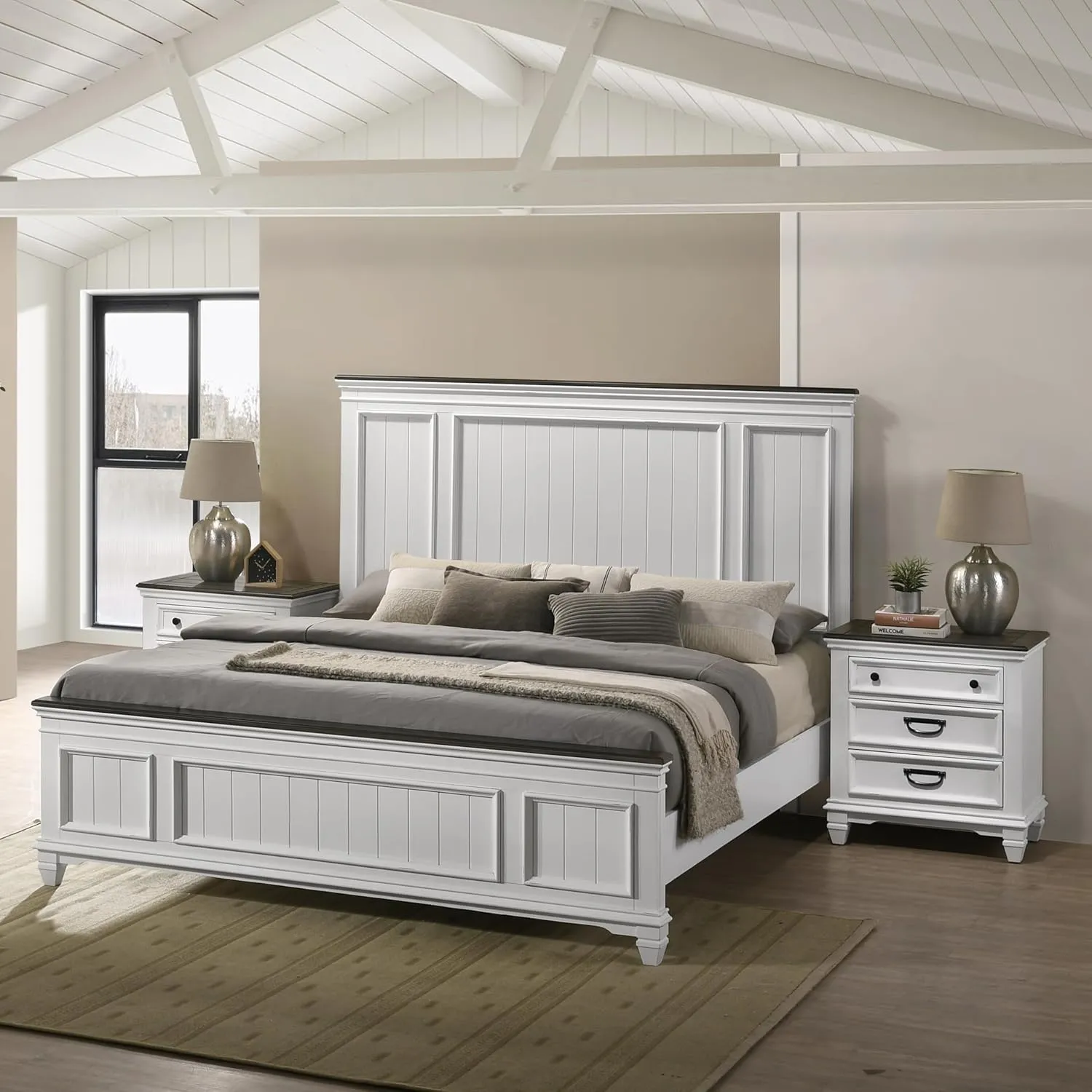 Roundhill Furniture Clelane 3-Piece Wood Bedroom Set, Bed with 2 Nightstands, King, Weathered White