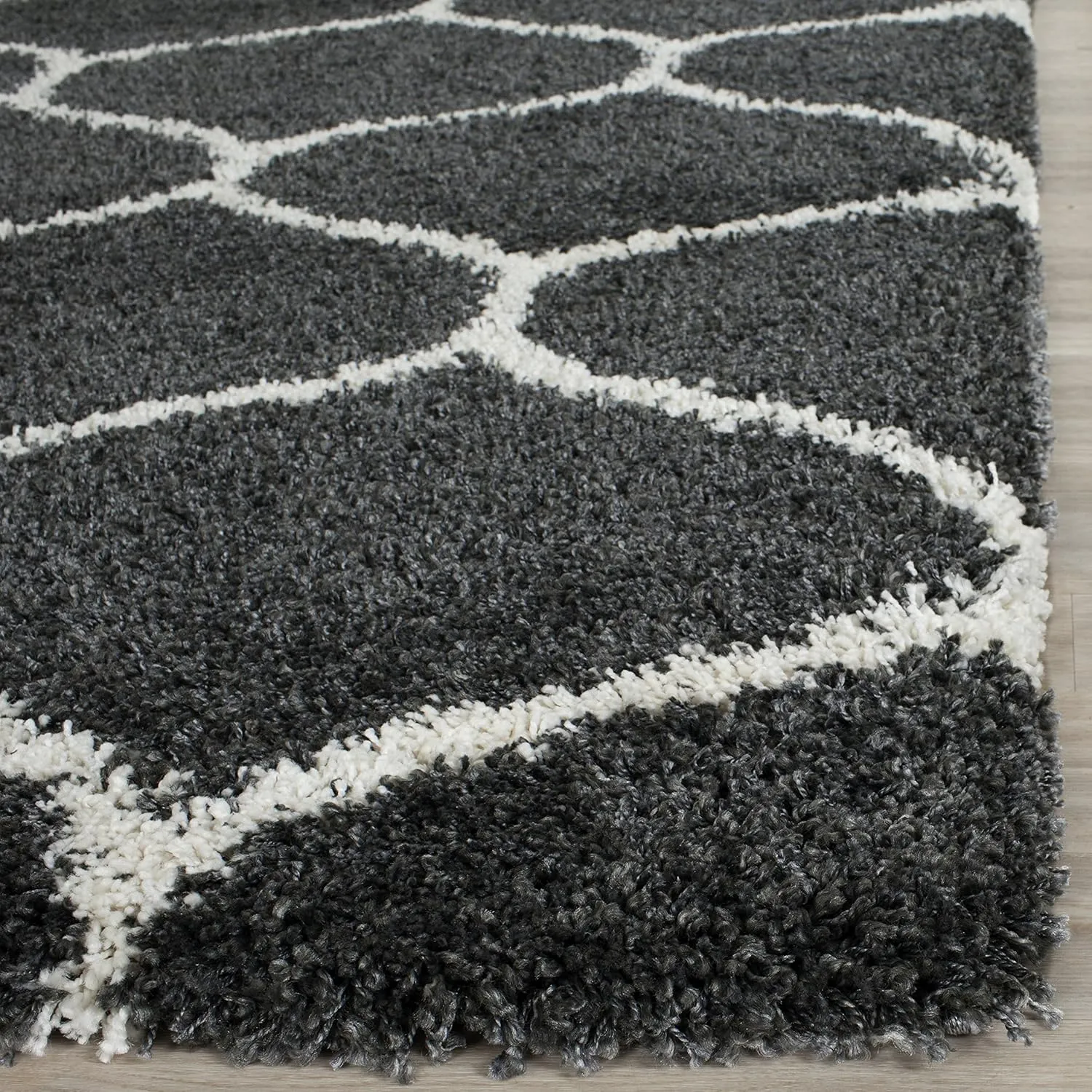 SAFAVIEH Hudson Shag Collection Accent Rug - 2'3" x 3'9", Dark Grey & Ivory, Trellis, Non-Shedding & Easy Care, 2-inch Thick Ideal for High Traffic Areas in Foyer, Living Room, Bedroom (SGH280G)