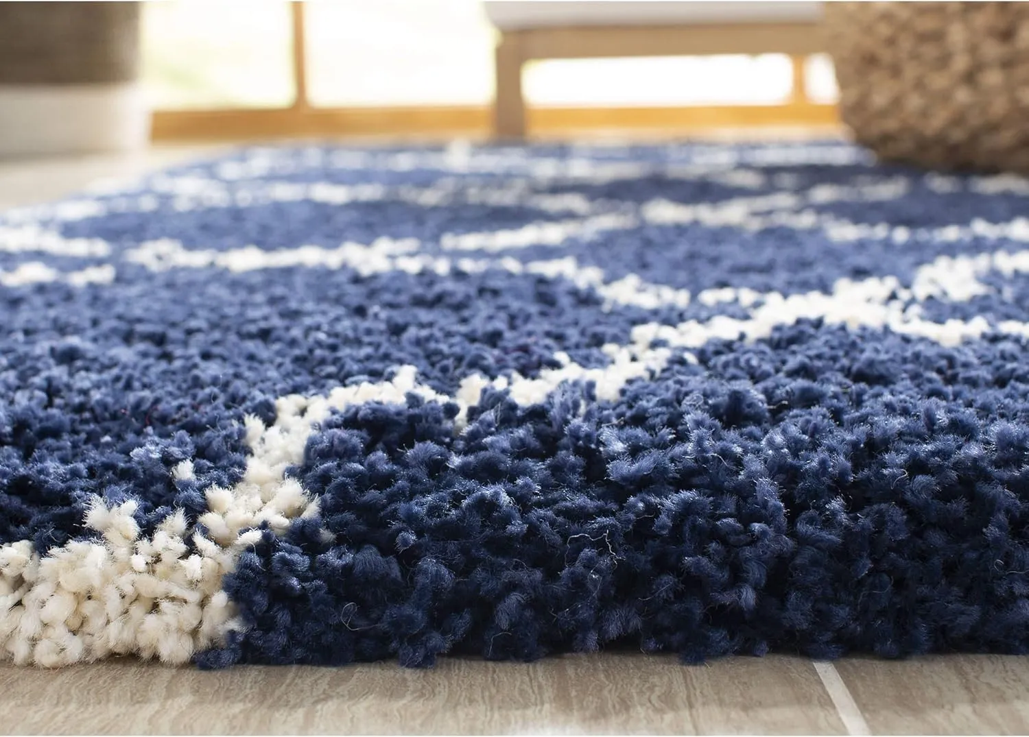 SAFAVIEH Hudson Shag Collection Area Rug - 6' x 9', Navy & Ivory, Moroccan Trellis Design, Non-Shedding & Easy Care, 2-inch Thick Ideal for High Traffic Areas in Living Room, Bedroom (SGH282C)