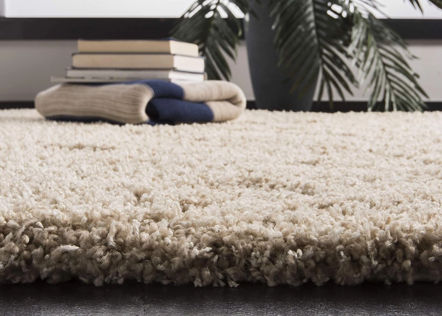 SAFAVIEH California Shag Collection Area Rug - 5'3" Round, Beige, Non-Shedding & Easy Care, 2-inch Thick Ideal for High Traffic Areas in Living Room, Bedroom (SG151-1313)