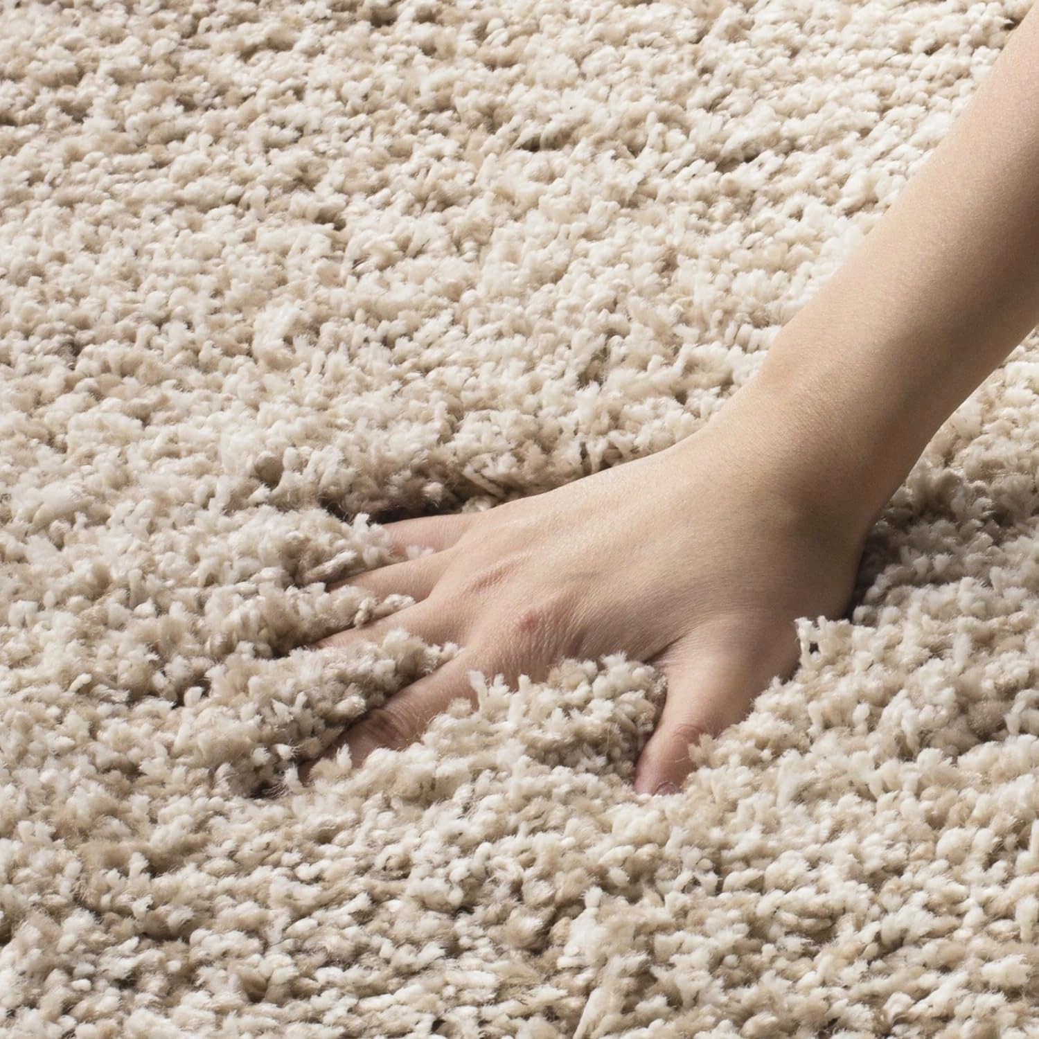 SAFAVIEH California Shag Collection Area Rug - 5'3" Round, Beige, Non-Shedding & Easy Care, 2-inch Thick Ideal for High Traffic Areas in Living Room, Bedroom (SG151-1313)
