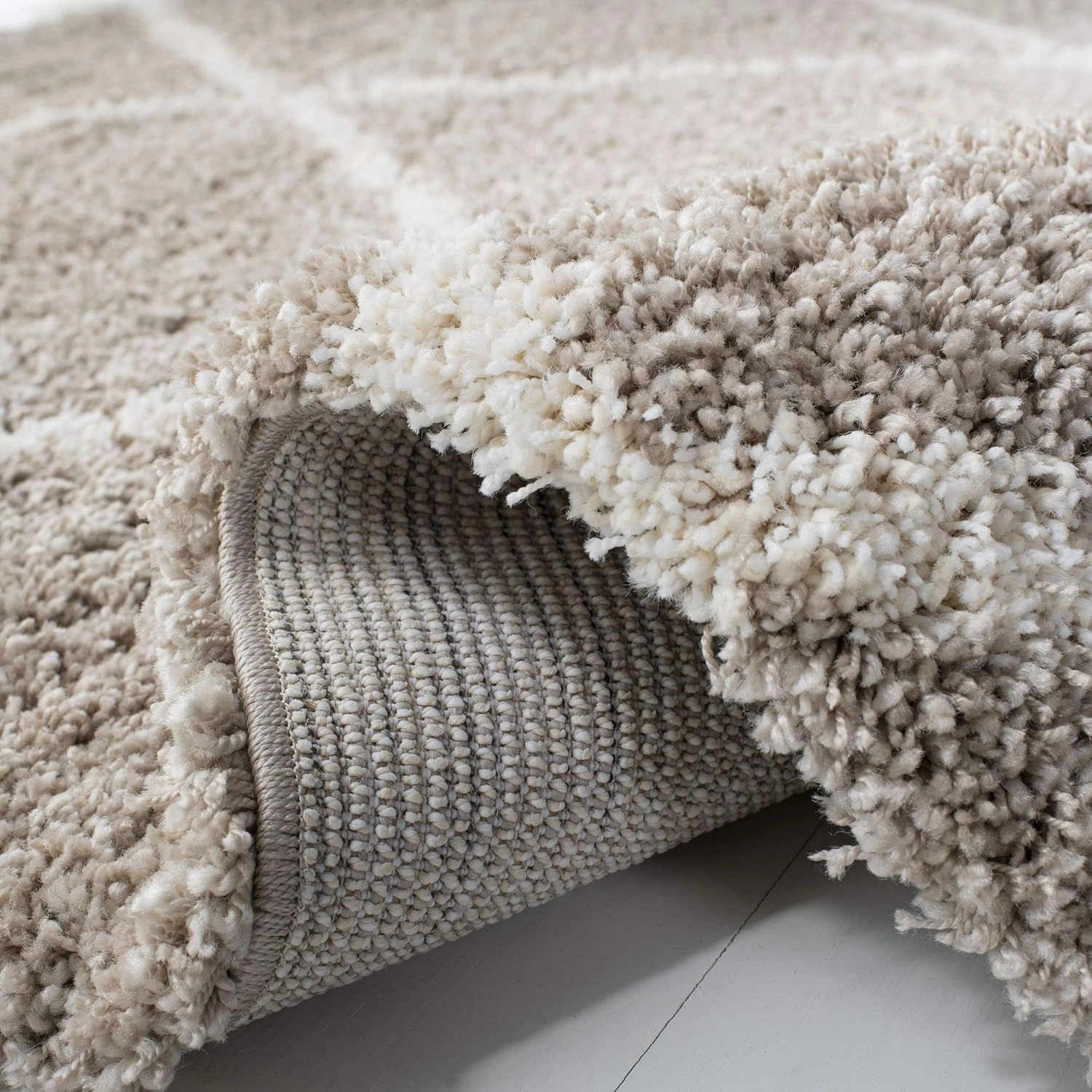 SAFAVIEH Hudson Shag Collection Area Rug - 8' x 10', Beige & Ivory, Modern Trellis Design, Non-Shedding & Easy Care, 2-inch Thick Ideal for High Traffic Areas in Living Room, Bedroom (SGH281S)
