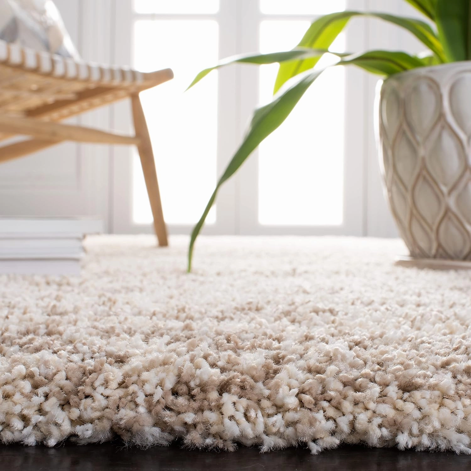 SAFAVIEH Hudson Shag Collection Area Rug - 8' x 10', Ivory & Beige, Modern Design, Non-Shedding & Easy Care, 2-inch Thick Ideal for High Traffic Areas in Living Room, Bedroom (SGH206B)