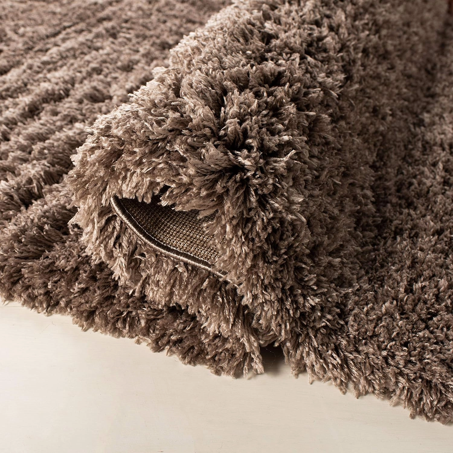 SAFAVIEH Polar Shag Collection Area Rug - 5'1" x 7'6", Mushroom, Solid Glam Design, Non-Shedding & Easy Care, 3-inch Thick Ideal for High Traffic Areas in Living Room, Bedroom (PSG800C)