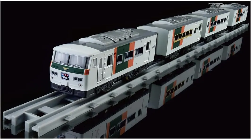 Takara Tomy Plarail Real Class 185 Series Express Train (Dancer/Shonan Block Color)
