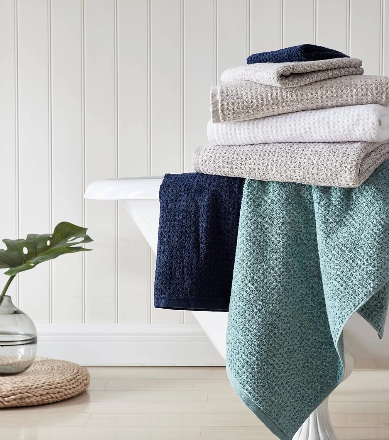 Tommy Bahama - Bath Towels, Highly Absorbent Cotton Bathroom Decor, Low Linting & Fade Resistant, Oeko-Tex Certified (Northern Pacific Bay Blue, 6-Piece)