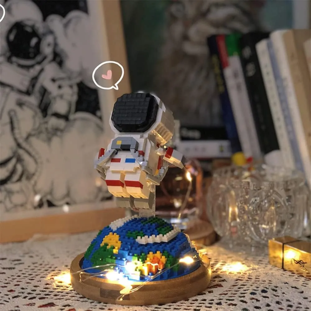 Uvini Building Blocks Astronaut Model with Light STEM Building Toy Micro Blocks for Adults or Teens Gifts Spaceman Mini Blocks Set DIY Bricks Toys 617PCS