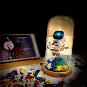 Uvini Building Blocks Astronaut Model with Light STEM Building Toy Micro Blocks for Adults or Teens Gifts Spaceman Mini Blocks Set DIY Bricks Toys 617PCS