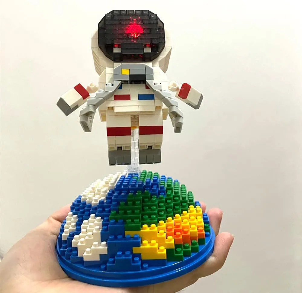 Uvini Building Blocks Astronaut Model with Light STEM Building Toy Micro Blocks for Adults or Teens Gifts Spaceman Mini Blocks Set DIY Bricks Toys 617PCS