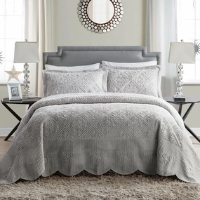 VCNY Home - Quilt Set, 3-Piece Plush Bedding with Matching Sham, Elegant Room Decor (Westland Grey, Full)