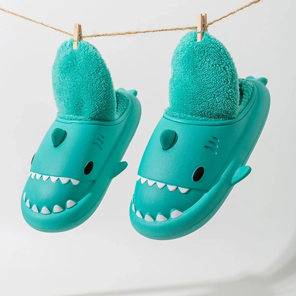 Winter Shark Slides, Plush Warm Shark Slides, Animal Slippers Warm Non-slip Soft Comfy Fluffy Cloud Shark Slides