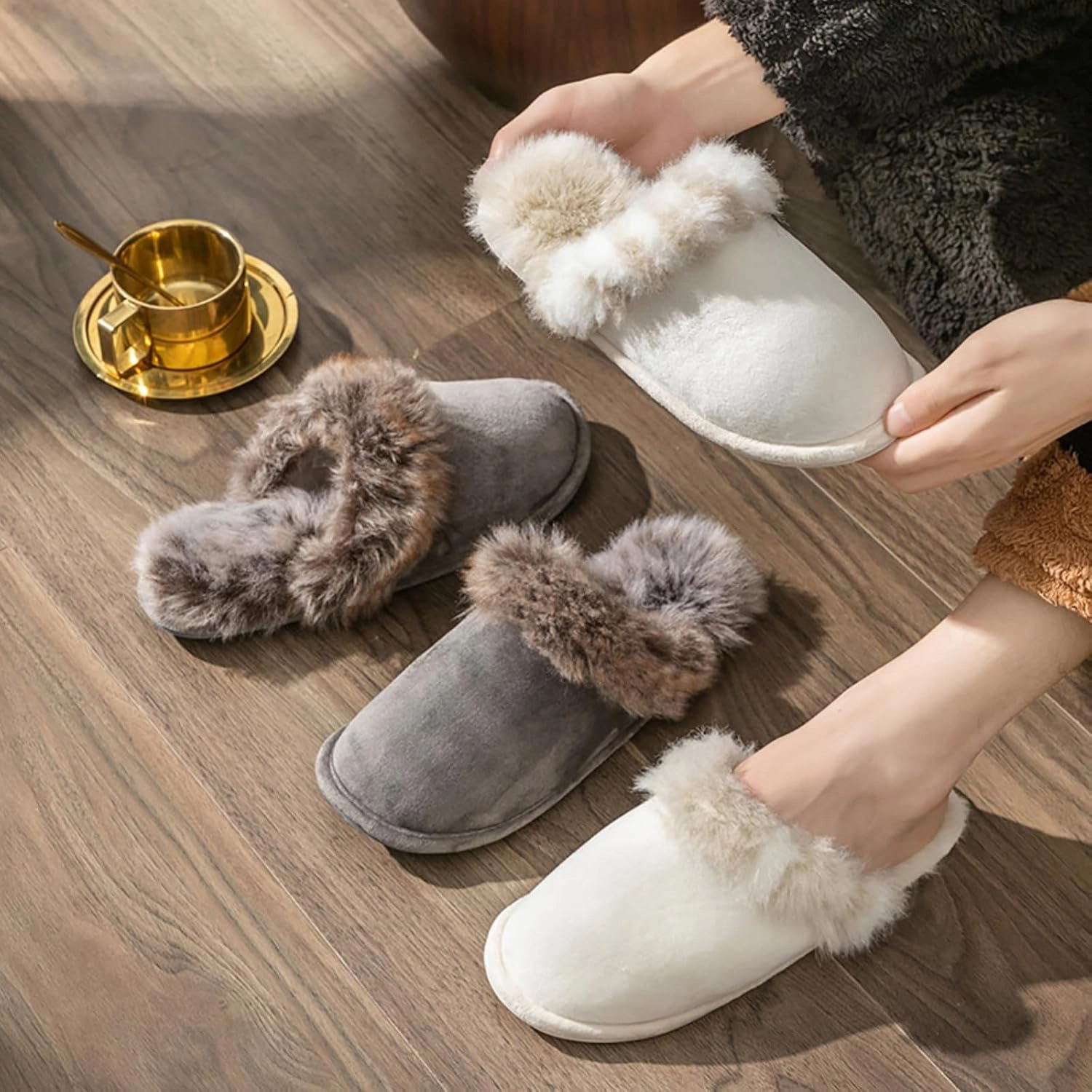 Women's and Men's Artificial Fluffy Slippers, Couple Plush Memory Foam Slippers, Ladies Warm Slip on Slippers with Faux Fur Lining, Winter Non-Slip Indoor House Shoes