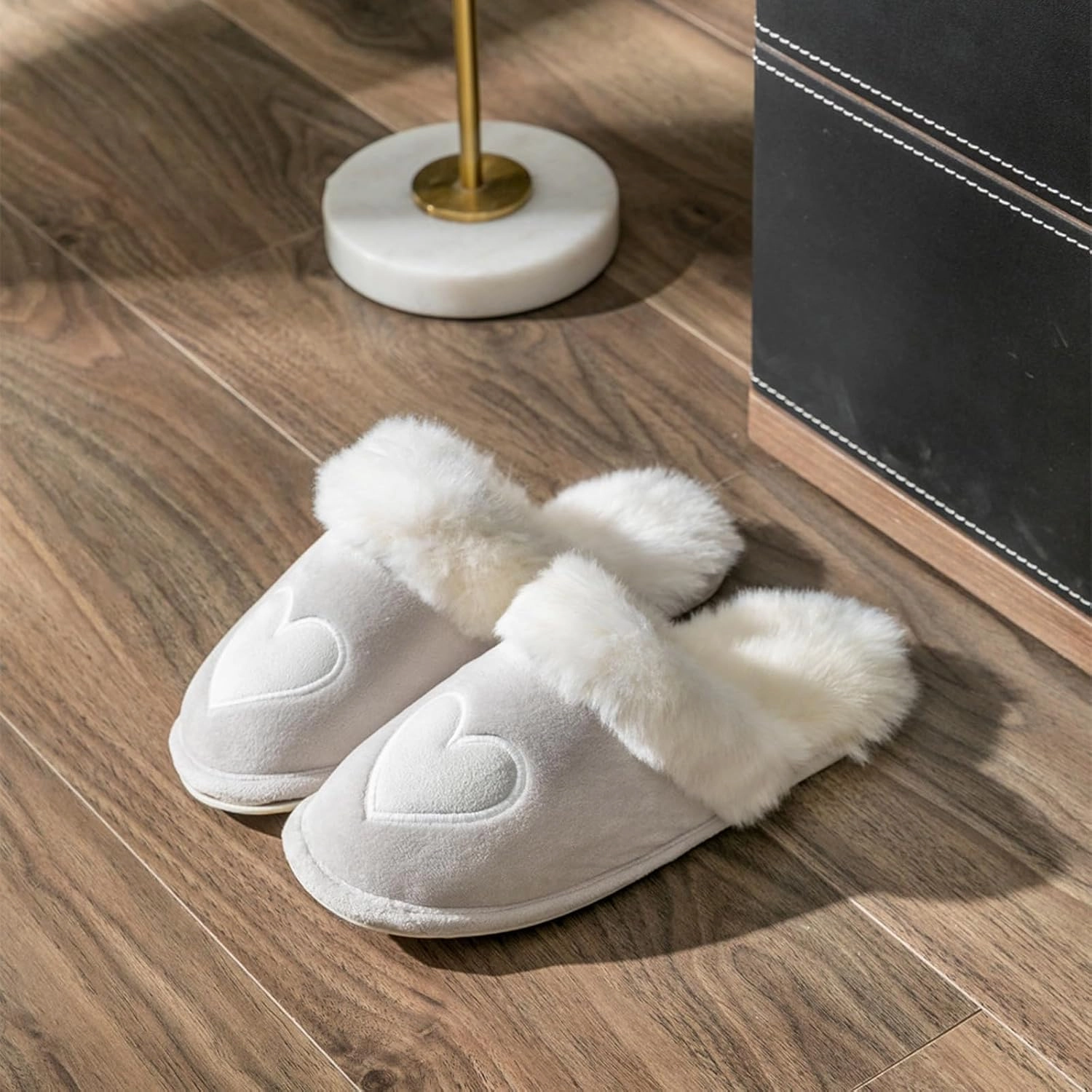 Women's and Men's Artificial Fluffy Slippers, Couple Plush Memory Foam Slippers, Ladies Warm Slip on Slippers with Faux Fur Lining, Winter Non-Slip Indoor House Shoes