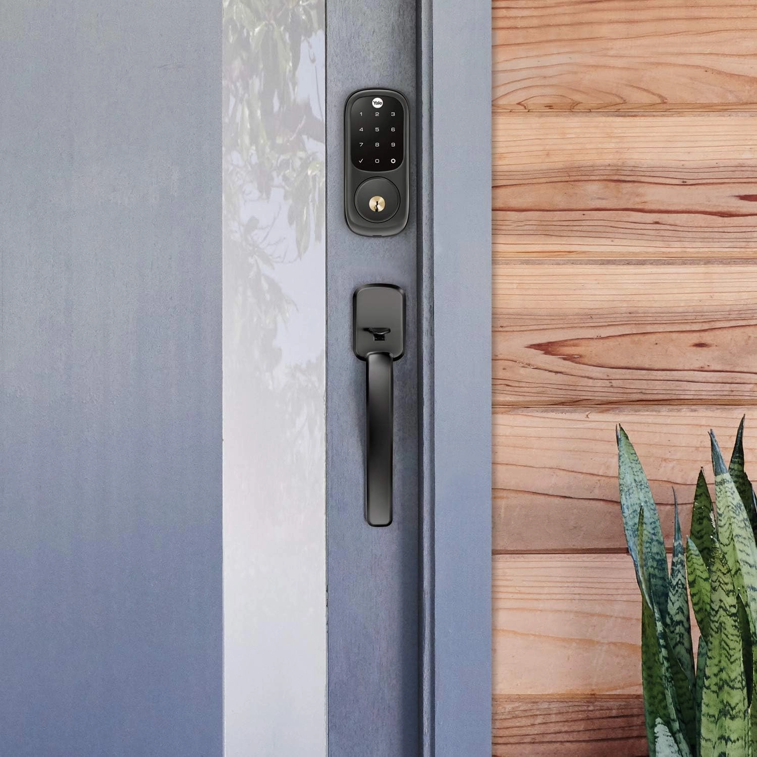 Yale Assure Lock Touchscreen with Ridgefield Handleset in Black
